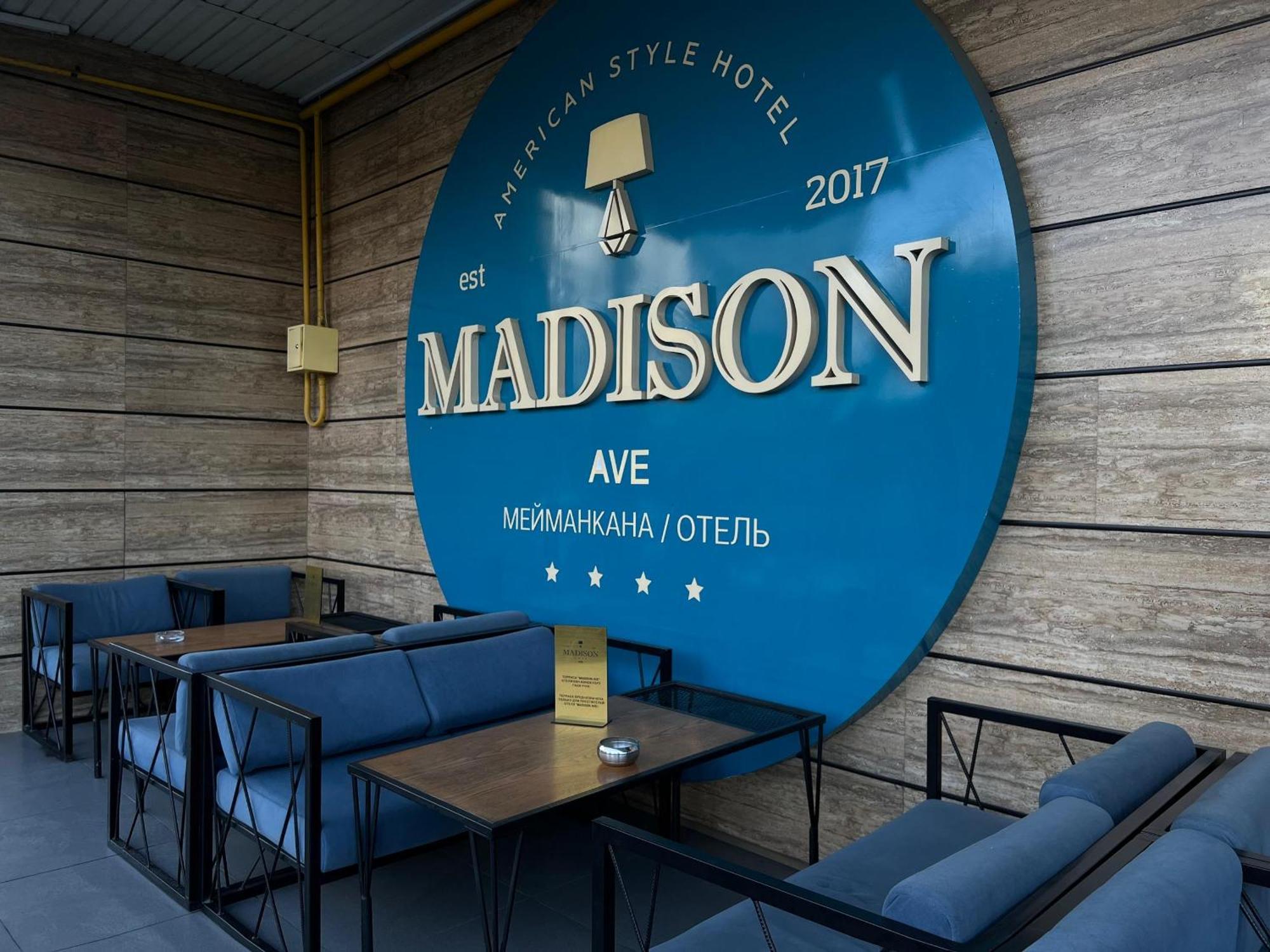 Madison Ave Hotel Bișkek Exterior foto