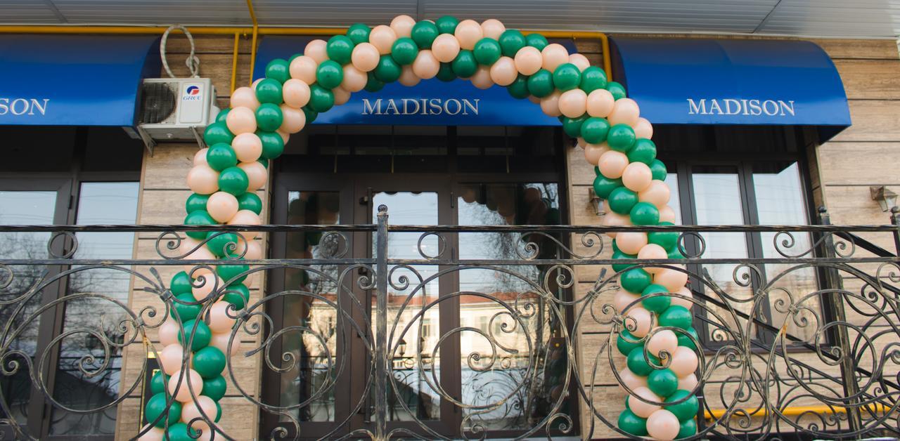 Madison Ave Hotel Bișkek Exterior foto