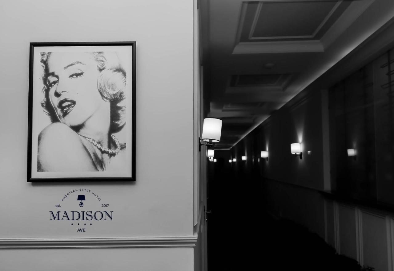 Madison Ave Hotel Bișkek Exterior foto